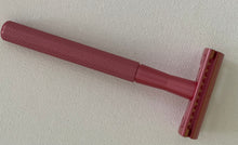 Load image into Gallery viewer, Coral colored metal safety razor. Comes with 5 blades. Great for close shaves.