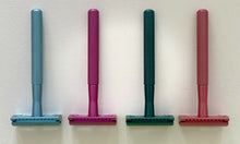 Load image into Gallery viewer, Metal Safety Razor that comes with 5 disposable blades.  Great for close shaves.